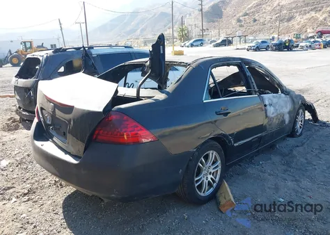 2007 Honda Accord 2.4 Se z USA, uszkodzony, nr VIN 1HGCM56337A173565